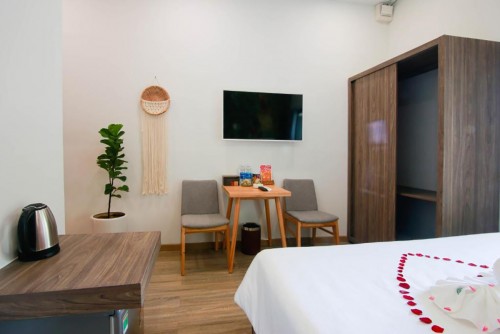 Double room (phòng 01 giường King 1,8 mét)