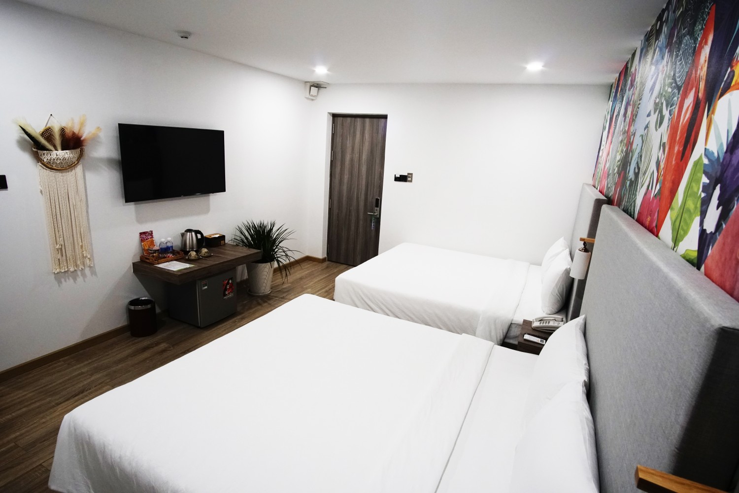 Family room (phòng 02 giường King 1,8 mét)