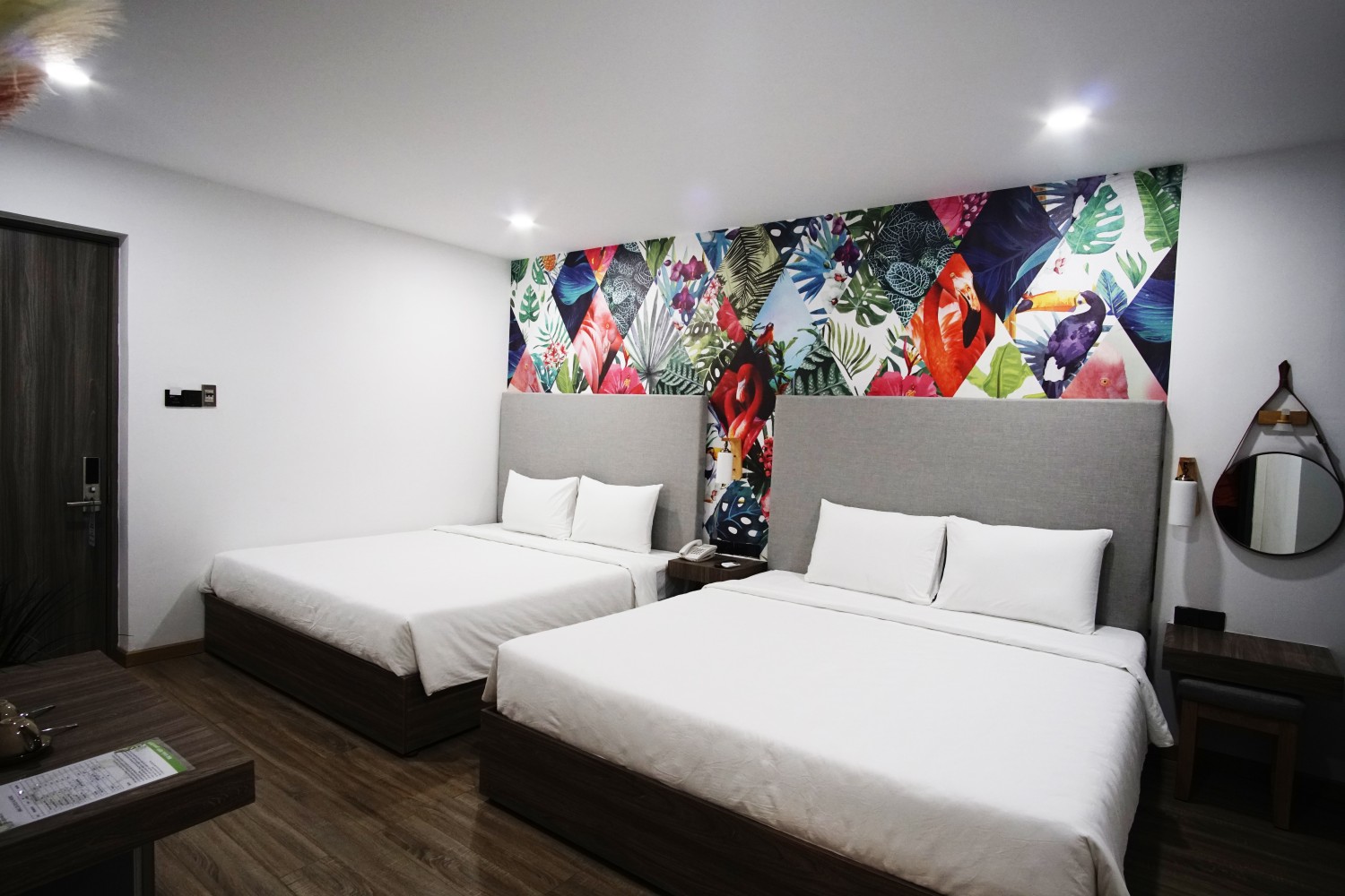 Family room (phòng 02 giường King 1,8 mét)