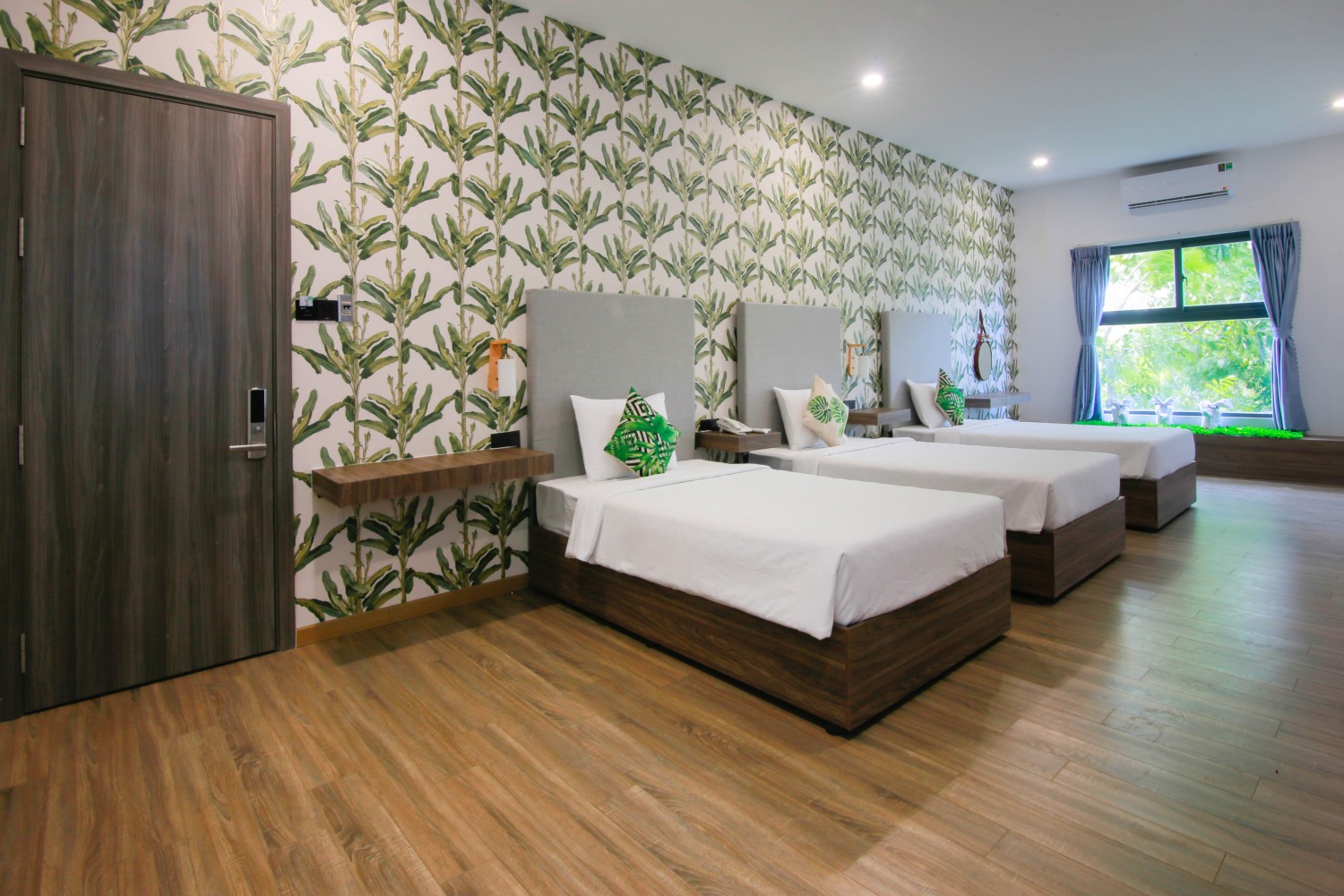Triple room (phòng 03 giường 1,2 mét)