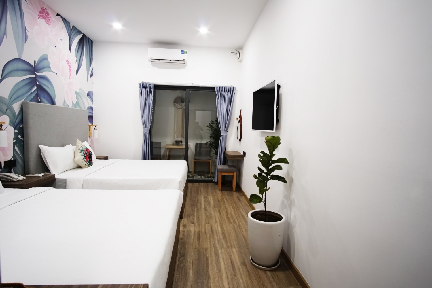 Twin room (phòng 02 giường Queen 1,6 mét)
