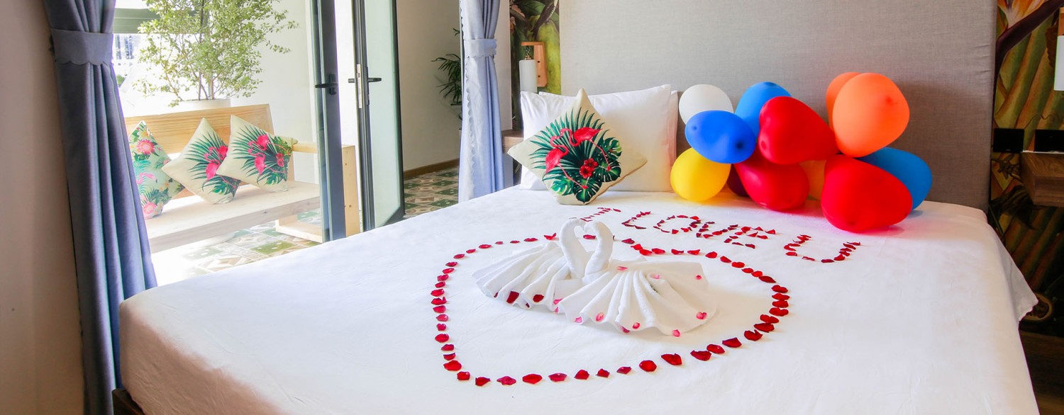 Với rất nhiều dịch vụ cùng không gian nghỉ dưỡng tiện nghi, đặt phòng tại Green Oasis Hotel chính là lựa chọn tốt cho kỳ nghỉ ngơi của bạn